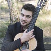 Musicista e docente con ampia formazione e Master all'estero propone lezioni di chitarra classica nel Salernitano